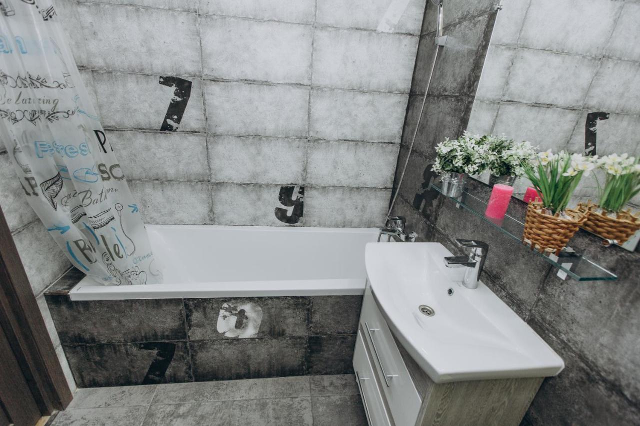 Luxury Apartments Neer Lavina ซูมี ภายนอก รูปภาพ